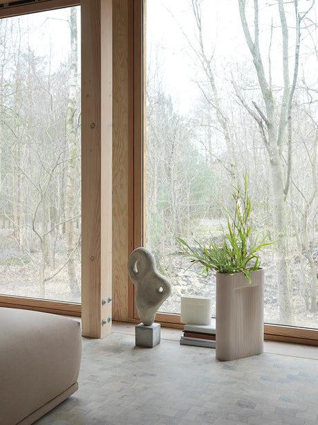 Ridge Vase fra Muuto - Off white / H48,5 cm - Jacobsen Plus
