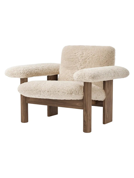 Brasilia Lounge Chair, low back, sheepskin fra Audo Copenhagen - Moonlight - Oak - Jacobsen Plus