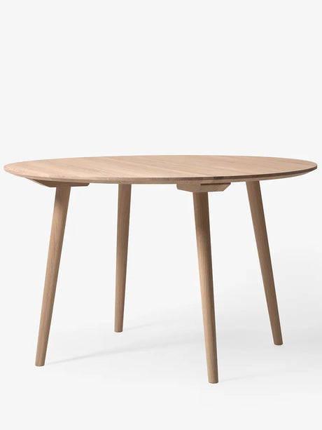 In Between Bord SK4 fra &Tradition - Olieret eg - Jacobsen Plus