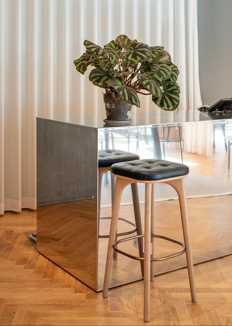 Utility Stool SH760 Oak natural Caress 1509 fra Stellar Works - 2 - Jacobsen Plus