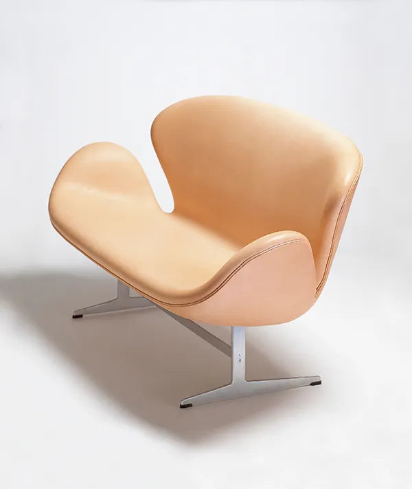 3321 Svanesofa af Arne Jacobsen - 4 - Jacobsen Plus