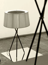 Tripode Bordlampe, diplomatica stripe fra Santa and Cole - 2 - Jacobsen Plus