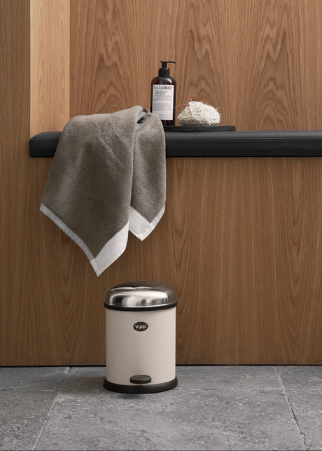 Pedalspand VIPP12 - 3 L, Holger's Beige fra Vipp - 2 - Jacobsen Plus