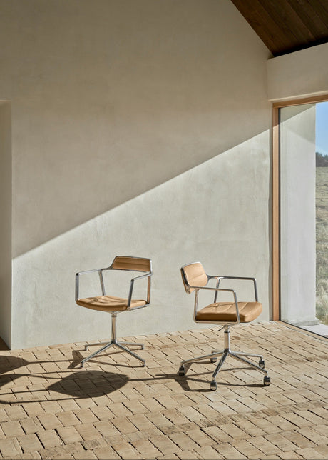 VIPP453 Swivel+ Chair m/hjul, camel læder fra Vipp - 2 - Jacobsen Plus