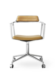 VIPP452 Swivel Chair m/hjul, sand læder fra Vipp