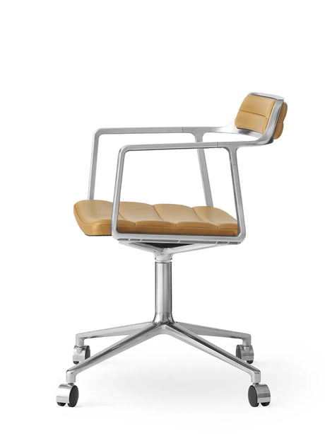 VIPP452 Swivel Chair m/hjul, sand læder fra Vipp - 2 - Jacobsen Plus