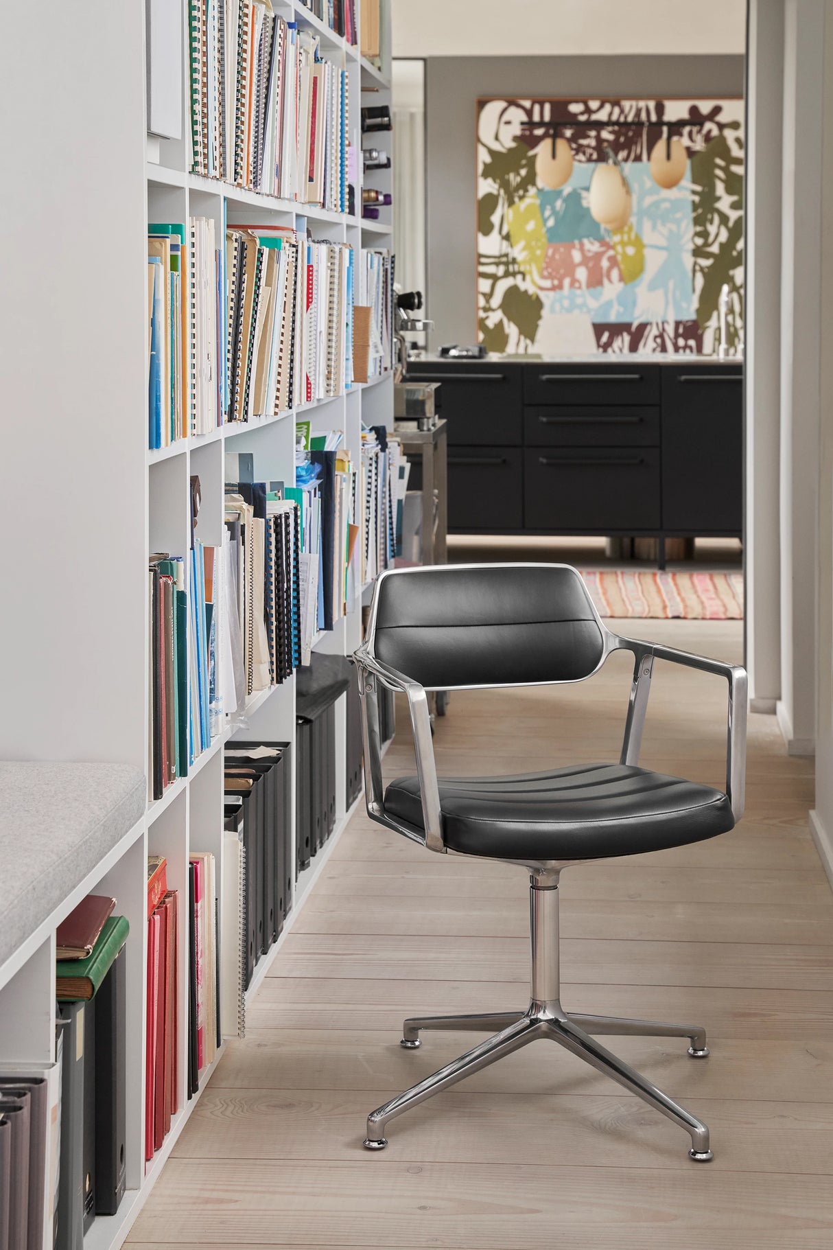 VIPP453 Swivel Chair fra Vipp - 2 - Jacobsen Plus