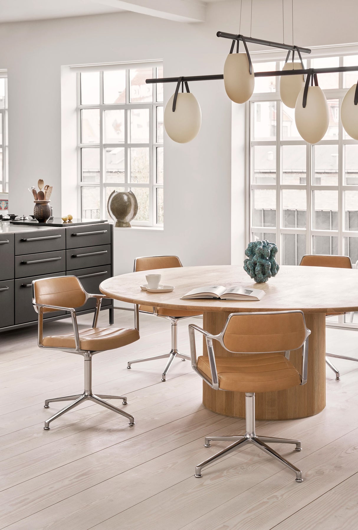 VIPP453 Swivel Chair fra Vipp - 1 - Jacobsen Plus