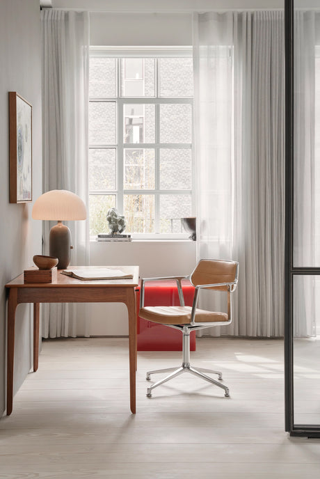 VIPP453 Swivel Chair fra Vipp - Camel læder - Jacobsen Plus