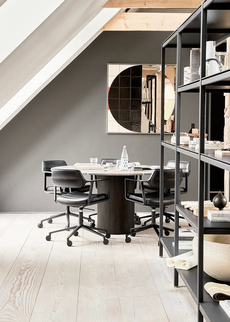 VIPP453 Swivel+ Chair m/hjul, sort læder fra Vipp - 2 - Jacobsen Plus