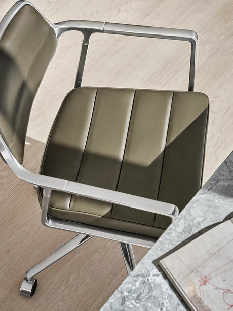 VIPP453 Swivel+ Chair, bosco grøn læder fra Vipp - 4 - Jacobsen Plus