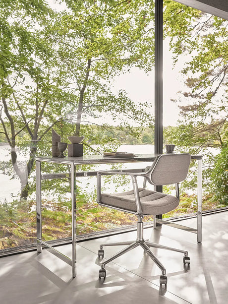 VIPP453 Swivel+ Chair m/hjul, dark sand tekstil fra Vipp - 3 - Jacobsen Plus