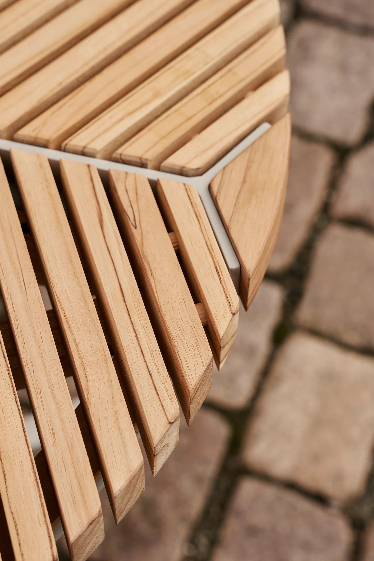 Vipp717 Open-Air Café Table fra Vipp - 3 - Jacobsen Plus