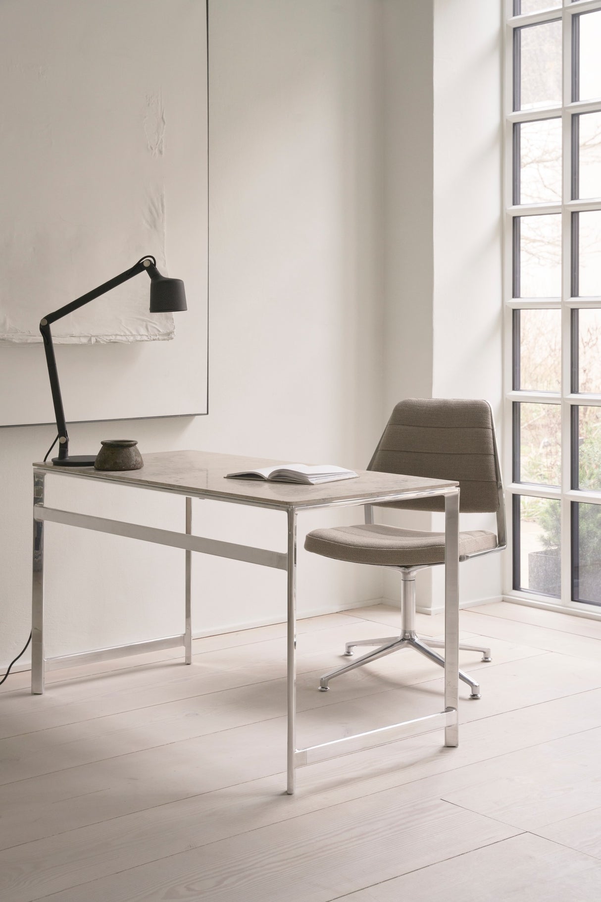 Vipp454 Swivel Chair - 9 - Jacobsen Plus