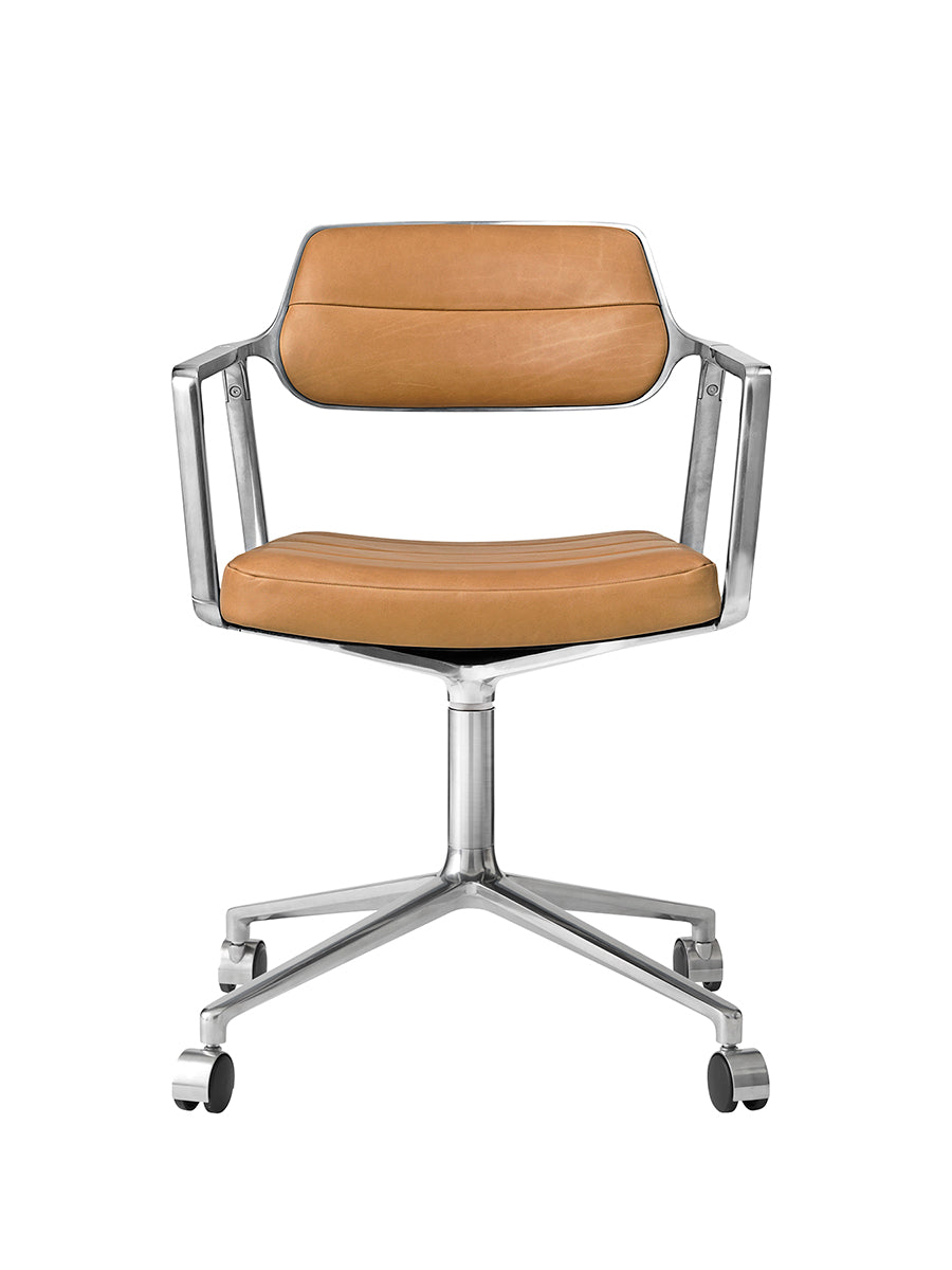 VIPP453 Swivel Chair m/hjul fra Vipp - Sand læder - Jacobsen Plus