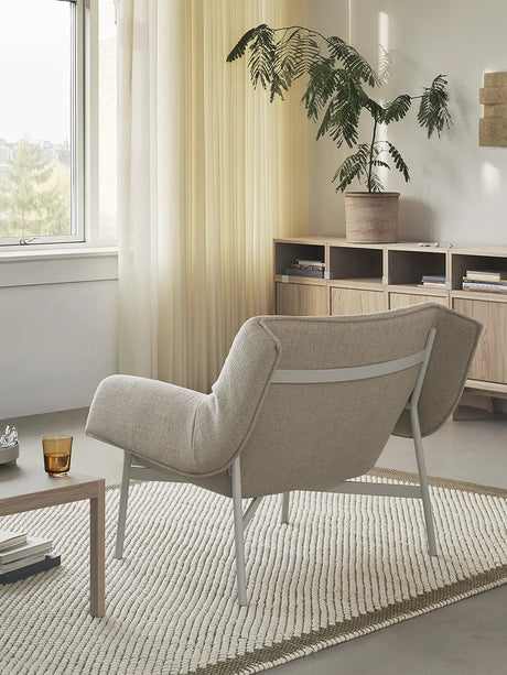 Wrap Lounge Chair fra Muuto - Ecriture 240 - Grey - Jacobsen Plus